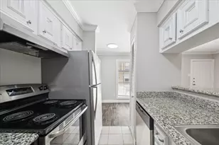 201 Emerson St, Houston, TX 77006 - Photo 2