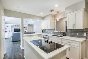 13919 Swiss Hill Dr, Houston, TX 77077 - Photo 10