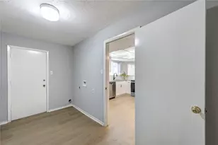 10523 Towne Square Rd, Sugar Land, TX 77498 - Photo 16