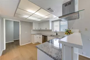 10523 Towne Square Rd, Sugar Land, TX 77498 - Photo 12