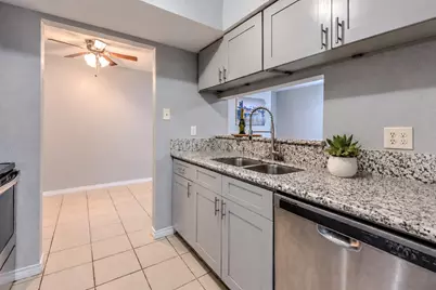 720 Memorial Mews Street #B, Houston, TX 77079 - Photo 10