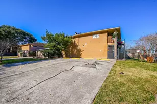 7902 Prestwood Dr, Houston, TX 77036 - Photo 4
