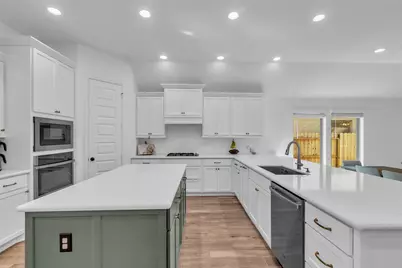 828 Coleto Run, Conroe, TX 77304 - Photo 8