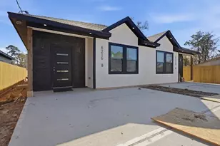 8216 Locksley Rd, Houston, TX 77078 - Photo 2