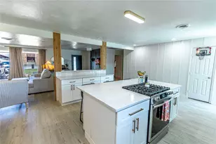 505 E Strauss St, Bellville, TX 77418 - Photo 6