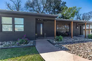 505 E Strauss St, Bellville, TX 77418 - Photo 2