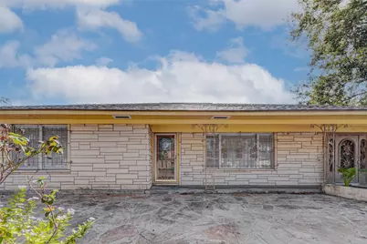 101 Live Oak Street, Baytown, TX 77520 - Photo 4