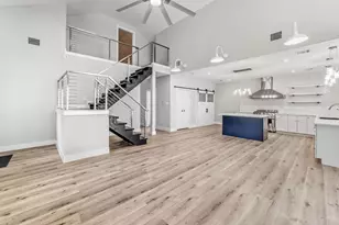 50 Hunters Creek Dr, Huntsville, TX 77340 - Photo 2