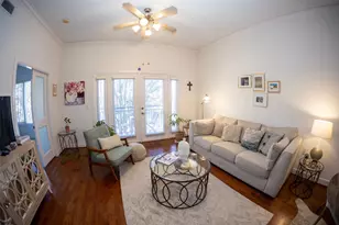 1900 Genesee St, Houston, TX 77006 - Photo 2