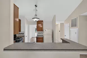 14338 Royal Hill Dr, Houston, TX 77083 - Photo 8