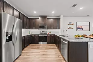 8001 Scanlan Trl, Missouri City, TX 77459 - Photo 10