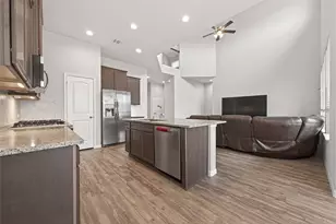 25718 Balsamwood Dr, Tomball, TX 77375 - Photo 10