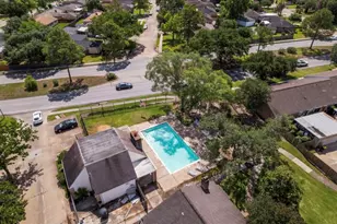 8952 Wilcrest Dr, Houston, TX 77099 - Photo 16