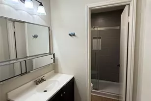 8952 Wilcrest Dr, Houston, TX 77099 - Photo 8
