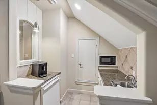 2426 Nantucket Dr, Houston, TX 77057 - Photo 26