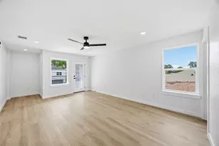 6610 Ezzard Charles Ln, Houston, TX 77091 - Photo 18