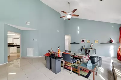 8122 Sandy Glen Lane, Houston, TX 77071 - Photo 8