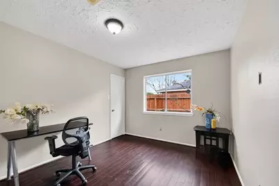 8122 Sandy Glen Lane, Houston, TX 77071 - Photo 16