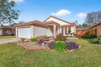 8122 Sandy Glen Lane, Houston, TX 77071 - Photo 2