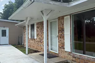297 Hackberry Ln, Livingston, TX 77351 - Photo 2