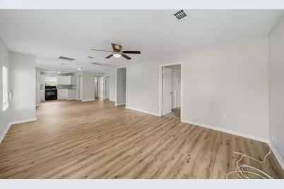 915 S Shanks Street, Clute, TX 77531 - Photo 18