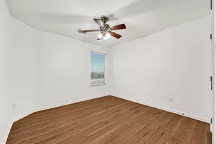 15911 Breanna Ln, Houston, TX 77049 - Photo 12