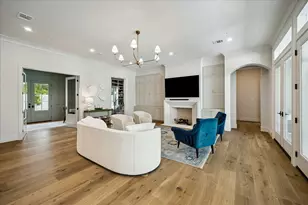10801 Long Shadow Ln, Hunters Creek Village, TX 77024 - Photo 12