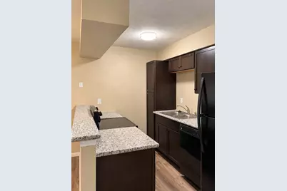 704 Ave B #5, La Marque, TX 77568 - Photo 4