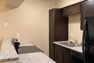 704 Ave B, La Marque, TX 77568 - Photo 4