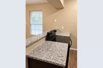 704 Ave B #5, La Marque, TX 77568 - Photo 6