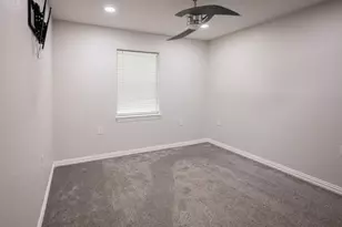 117 W Mahan St, Richwood, TX 77531 - Photo 22