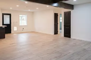 117 W Mahan St, Richwood, TX 77531 - Photo 14