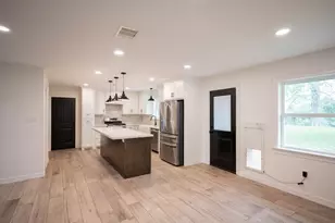 117 W Mahan St, Richwood, TX 77531 - Photo 10