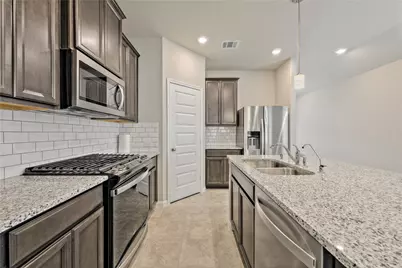 17502 Rosette Grass Drive, Conroe, TX 77385 - Photo 8