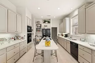 4513 Country Club View, Baytown, TX 77521 - Photo 8