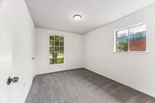 4915 Ridgewest St, Houston, TX 77053 - Photo 8