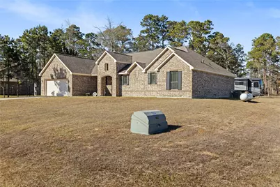 16151 Hidalgo Street, Conroe, TX 77303 - Photo 2