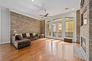 328 Bomar St, Houston, TX 77006 - Photo 8