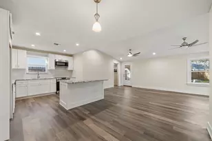 1034 W 43rd St, Houston, TX 77018 - Photo 8
