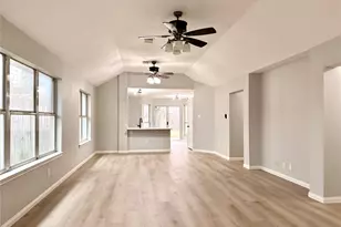 4726 Callery Creek Dr, Houston, TX 77053 - Photo 4