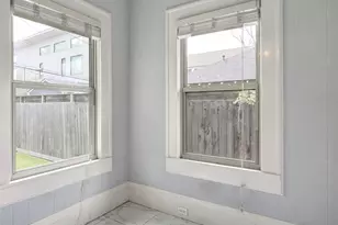 118 E 24th St, Houston, TX 77008 - Photo 8