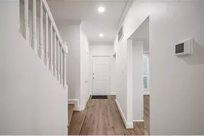 14723 Barryknoll Lane #107, Houston, TX 77079 - Photo 4