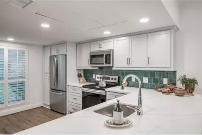 14723 Barryknoll Lane #107, Houston, TX 77079 - Photo 6