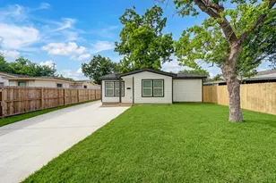 6923 Keller St, Houston, TX 77087 - Photo 2