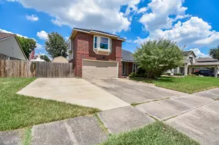 1201 Wildwood Dr, Deer Park, TX 77536 - Photo 2
