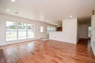 1201 Wildwood Dr, Deer Park, TX 77536 - Photo 16