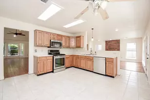 1201 Wildwood Dr, Deer Park, TX 77536 - Photo 12