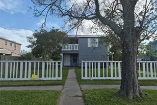1135 5th Ave N, Texas City, TX 77590 - Photo 1