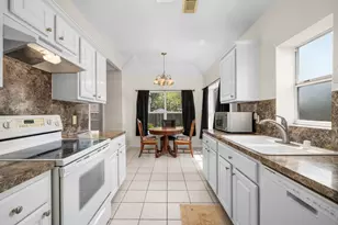 135 Kellyn Oaks Dr, Conroe, TX 77306 - Photo 12