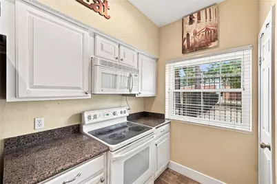 736 Country Place Drive #I, Houston, TX 77079 - Photo 12